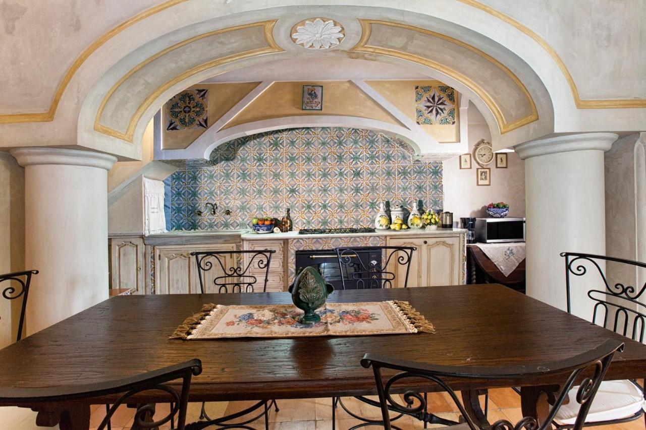 Estate4Home - Palazzo Crocione Positano Buitenkant foto