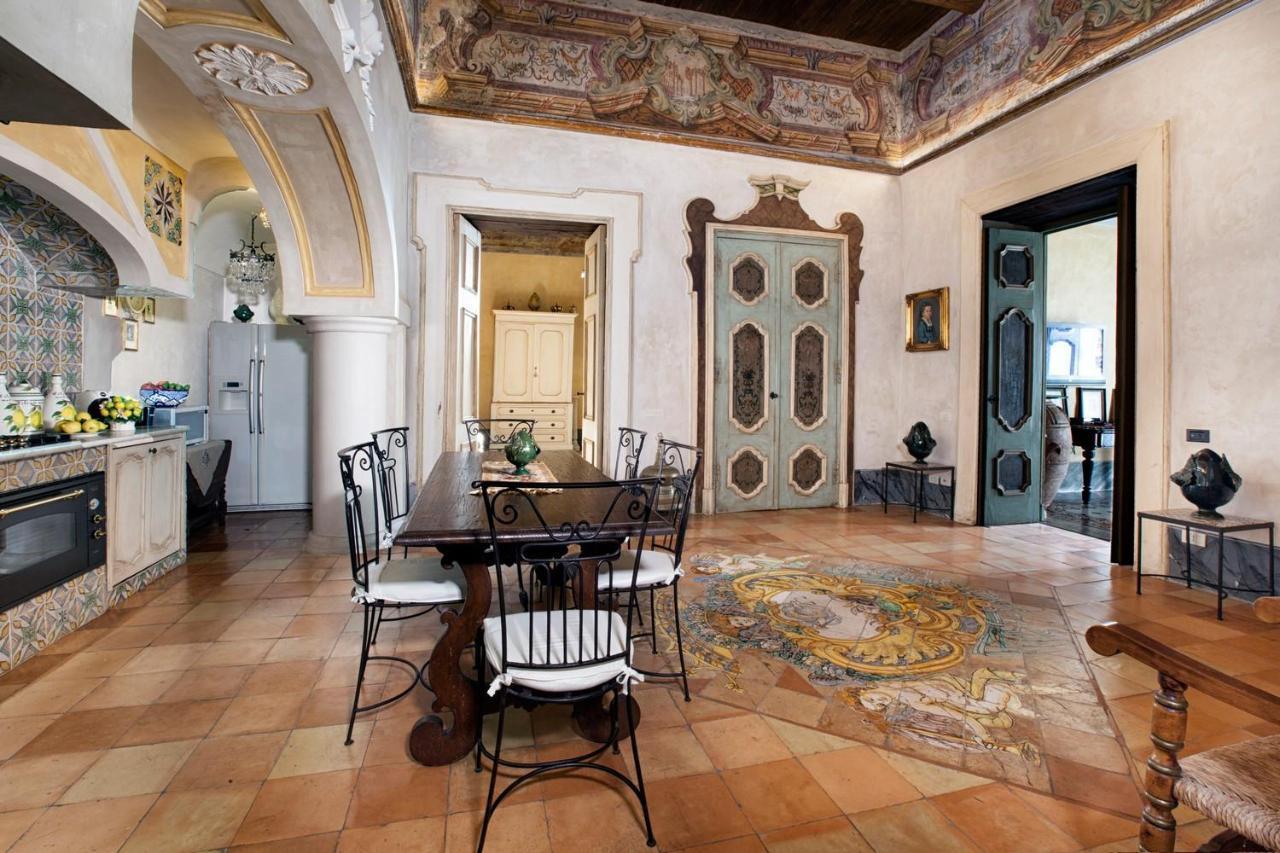 Estate4Home - Palazzo Crocione Positano Buitenkant foto